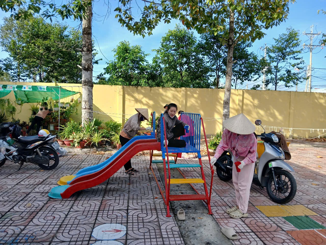 Khảo sát công tác chuẩn bị khai giảng năm học 2025-2026 tại các trường trên địa bàn xã Hòa Minh