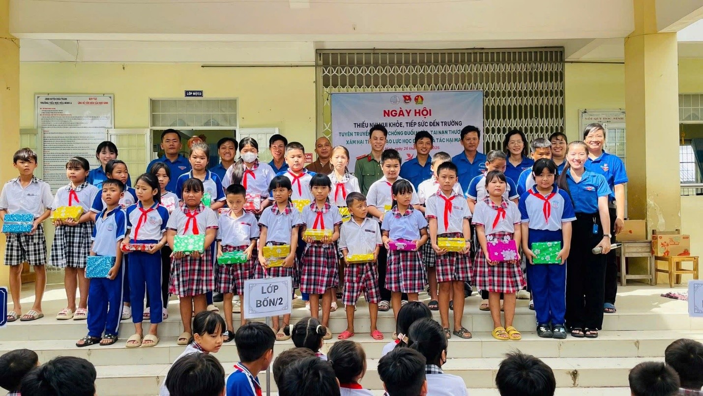 Ngày hội “thiếu nhi vui khoẻ, tiếp sức đến trường” tuyên truyền phòng chống đuối nước, tai nạn thương tích, xâm hại trẻ em, bạo lực học đường và tác hại ma tuý